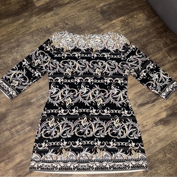 White House Black Market Black and White Ornate Tunic - Picture 4 of 7